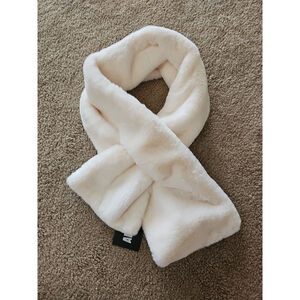 Apparis Bambi Ivory Faux Fur Lightweight Scarf